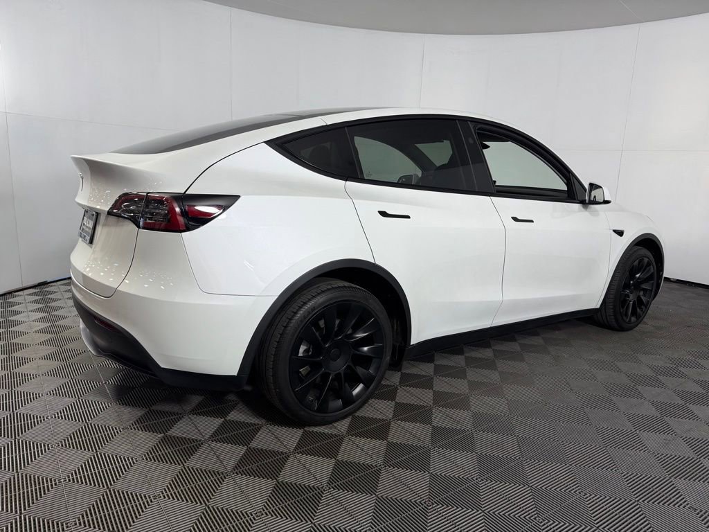 Used 2024 Tesla Model Y Long Range image 4