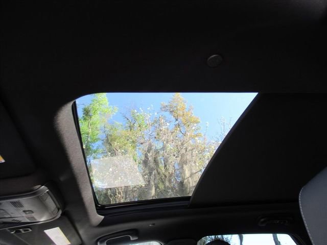 Certified 2025 Cadillac XT5 Premium Luxury image 21