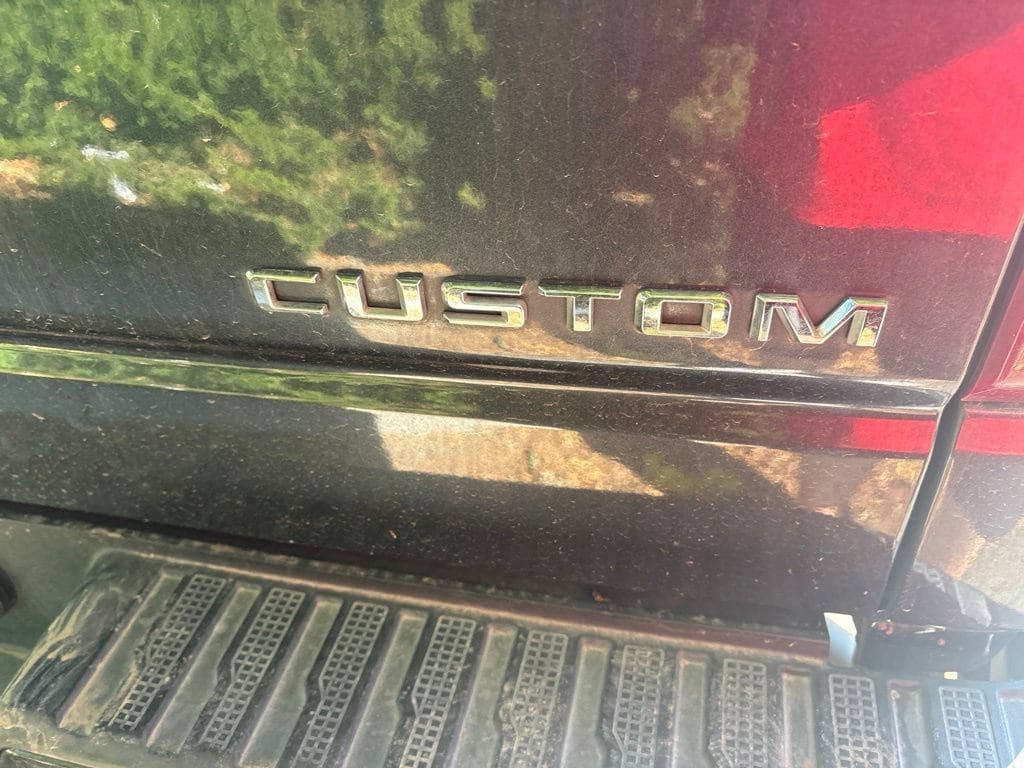 Used 2021 Chevrolet Silverado 1500 Custom RWD image 3
