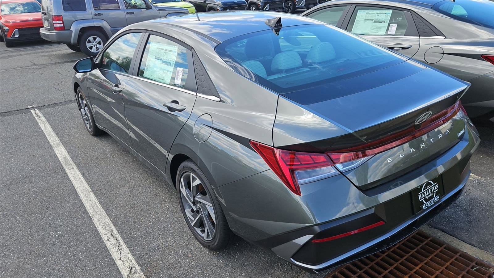 New 2026 Hyundai Elantra Limited w/ Cargo Package FWD image 5