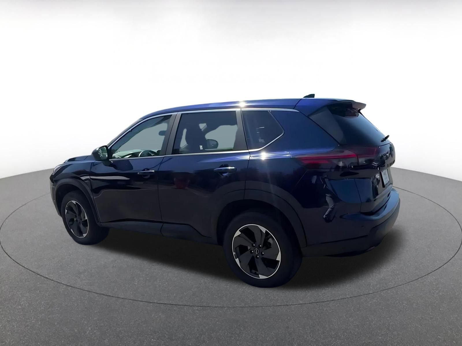 Used 2025 Nissan Rogue SV image 10