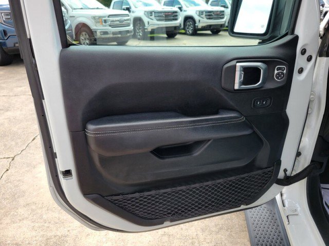 Used 2020 Jeep Wrangler Unlimited Sahara image 25