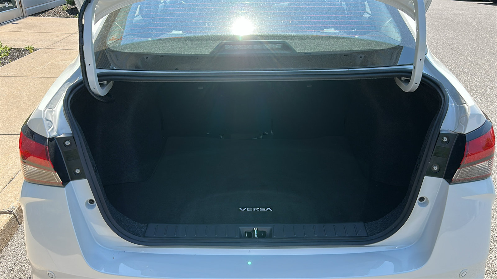 Certified 2025 Nissan Versa SR w/ Trunk Package FWD image 6