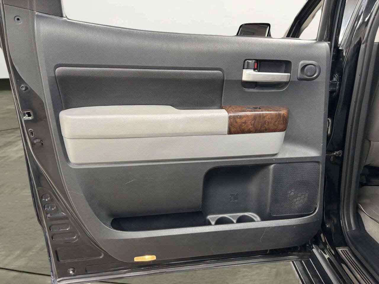 Used 2010 Toyota Tundra Limited image 19