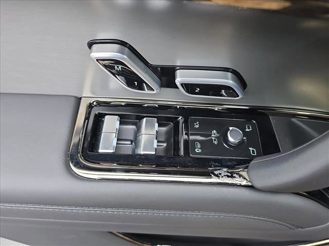 Certified 2025 Land Rover Range Rover Sport Dynamic SE image 27