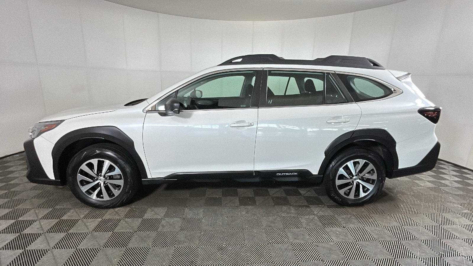 Used 2024 Subaru Outback AWD/4WD image 7