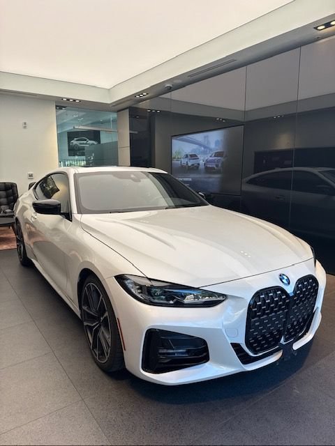 Used 2023 BMW 430i Coupe w/ M Sport Package RWD image 3