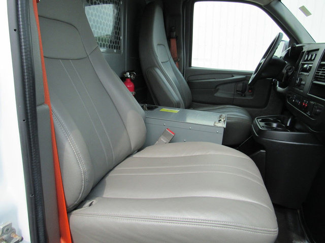 Used 2015 Chevrolet Express 2500 RWD image 14