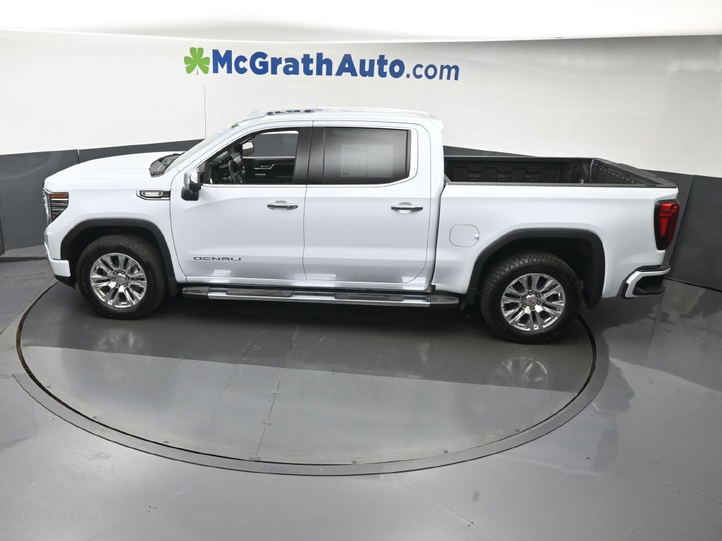 Used 2026 GMC Sierra 1500 Denali w/ Technology Package AWD/4WD image 24