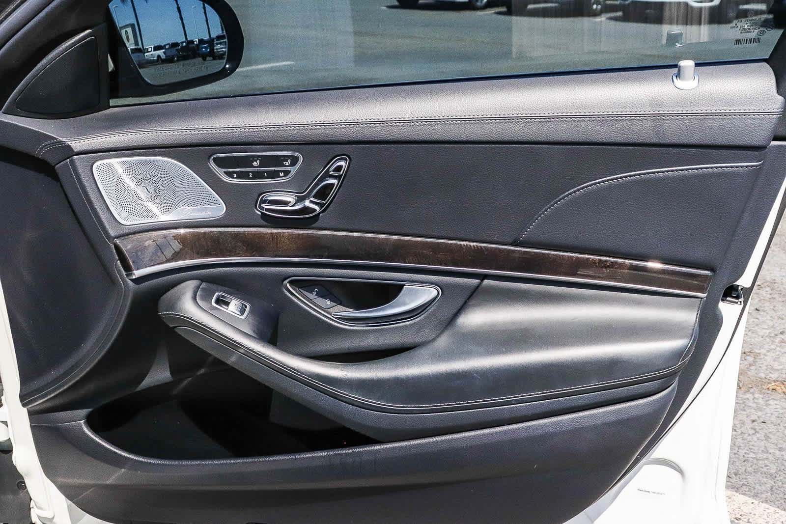 Used 2019 Mercedes-Benz S 560 Sedan image 32