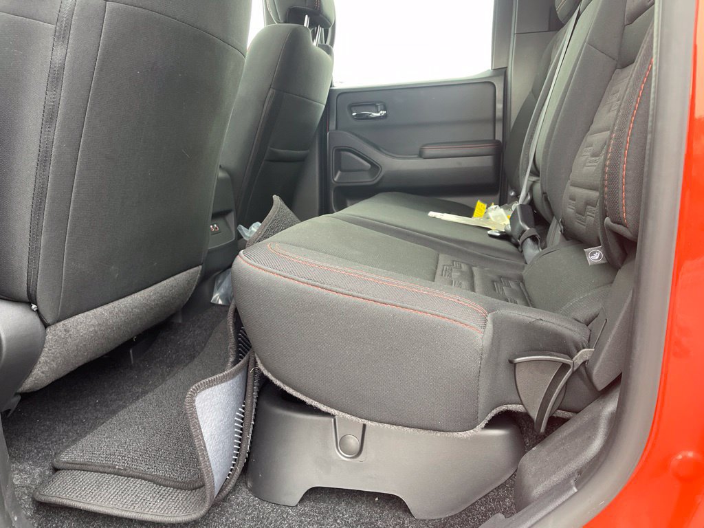 Used 2025 Nissan Frontier PRO-4X AWD/4WD image 11