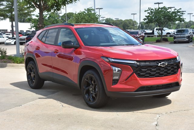 New 2026 Chevrolet Trax LT w/ Sunroof Package FWD image 3
