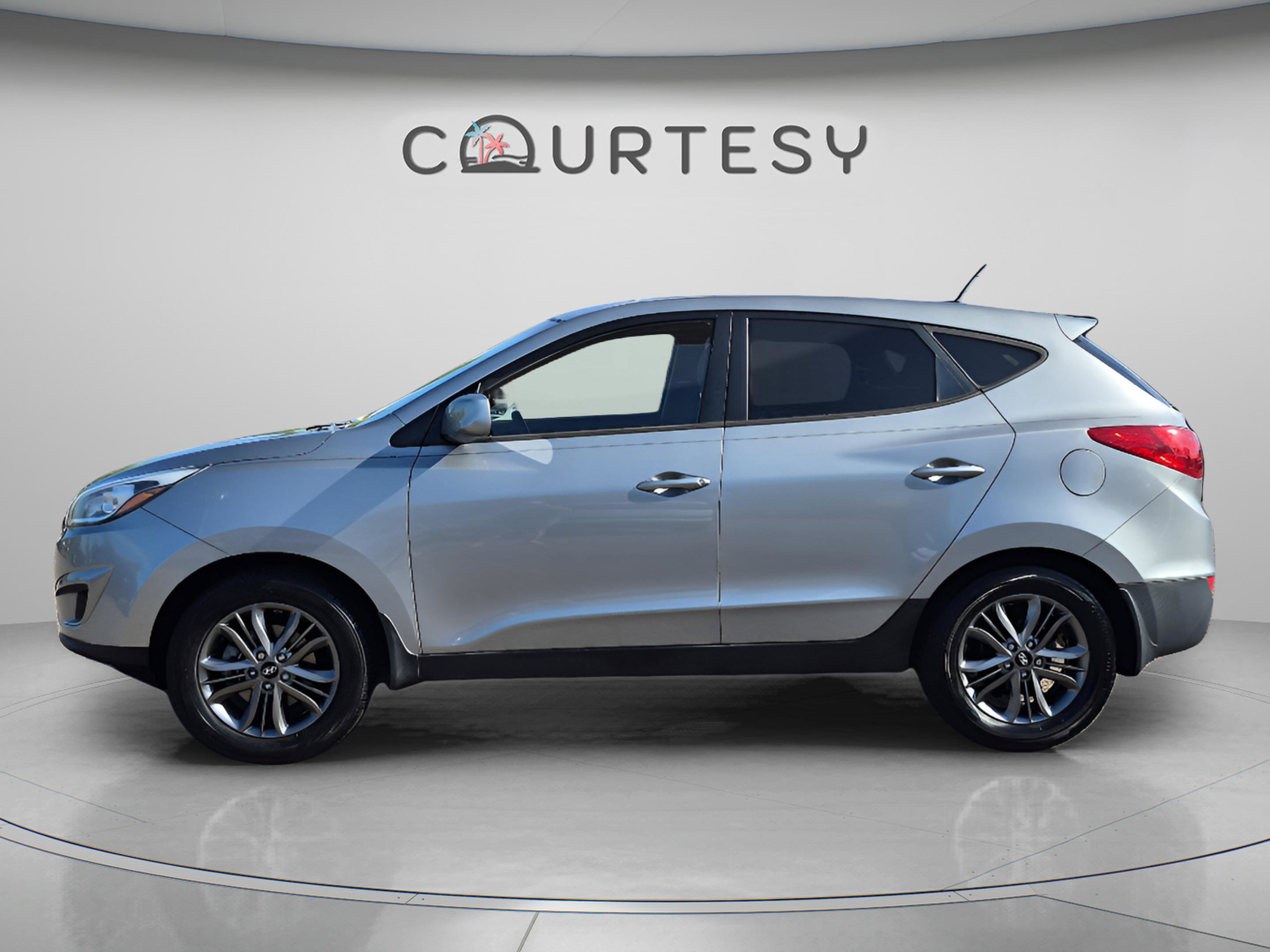 Used 2015 Hyundai Tucson GLS FWD image 2
