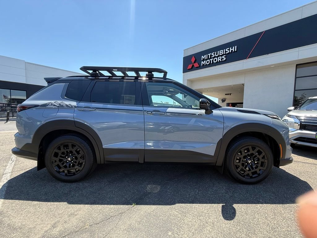 New 2026 Mitsubishi Outlander AWD image 15