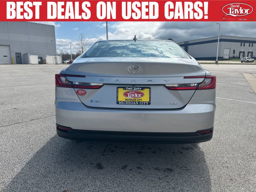 Used 2025 Toyota Camry LE w/ Convenience Package FWD image 4