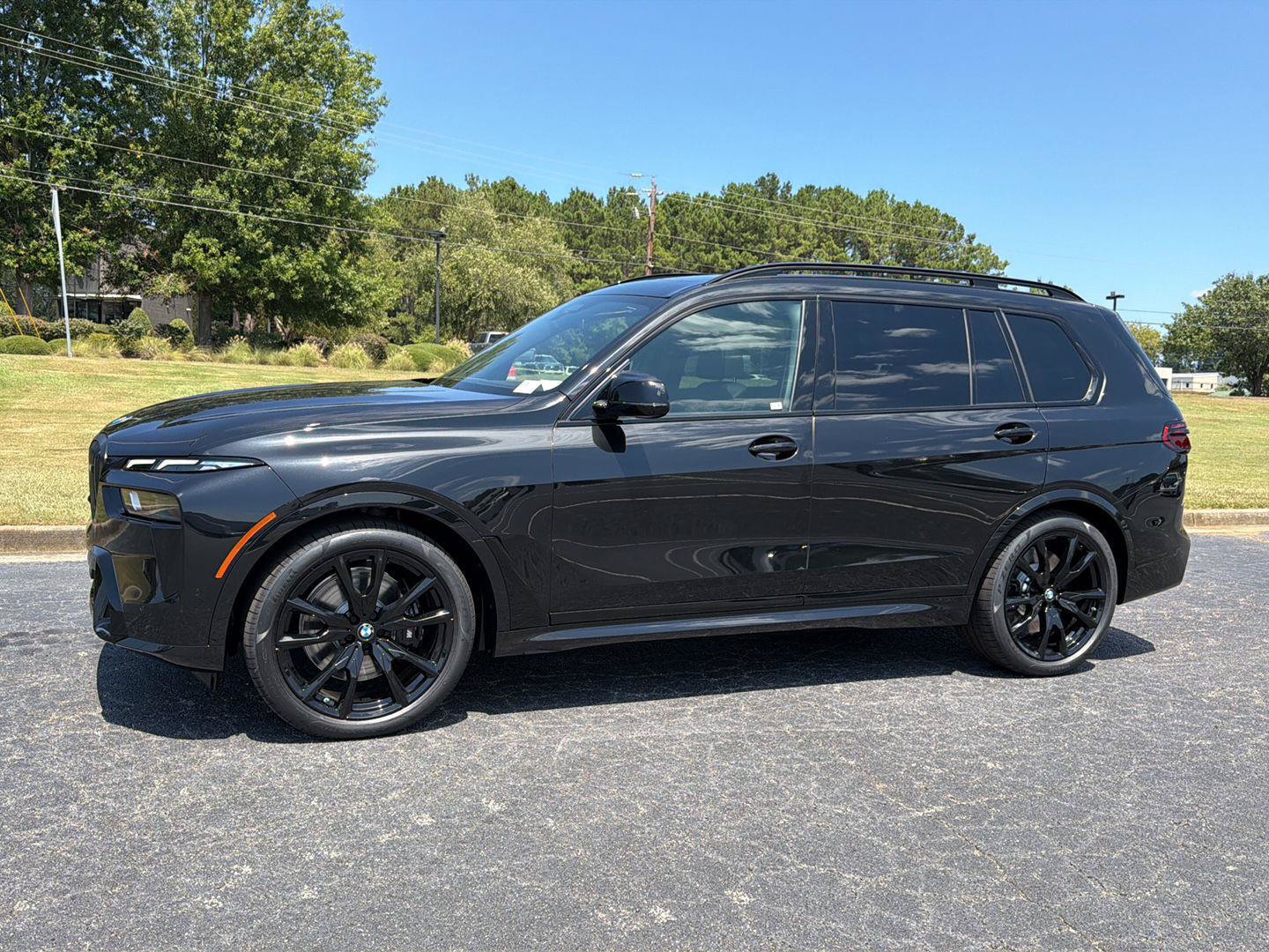 New 2027 BMW X7 M60i AWD/4WD image 3