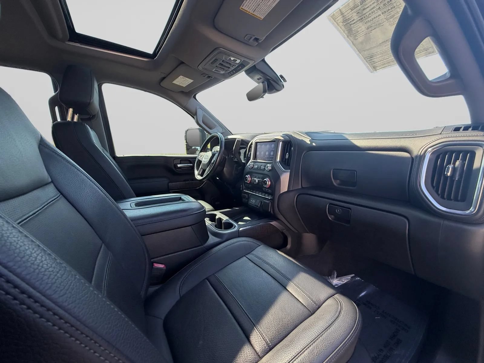 Used 2022 GMC Sierra 2500 Denali w/ Denali Ultimate Package AWD/4WD image 33