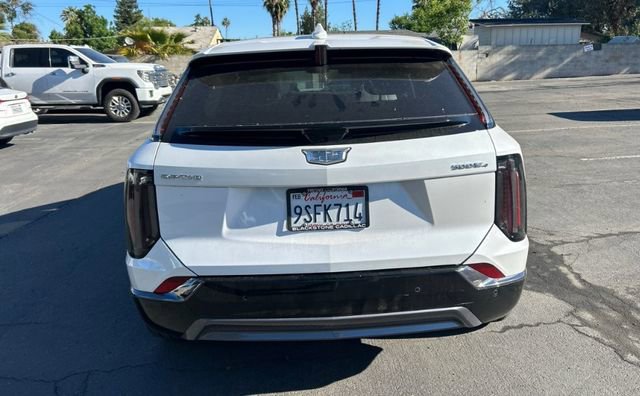 Used 2025 Cadillac Optiq Sport 2 image 7