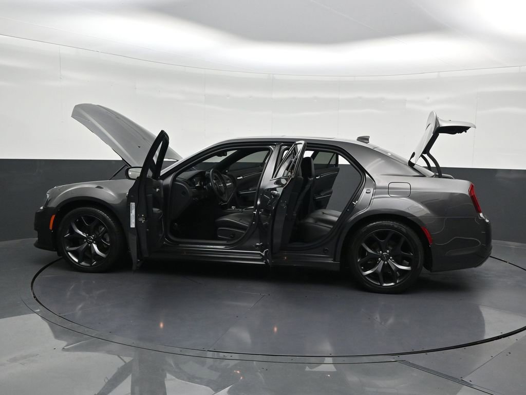 Used 2023 Chrysler 300 S w/ Comfort Group RWD image 35
