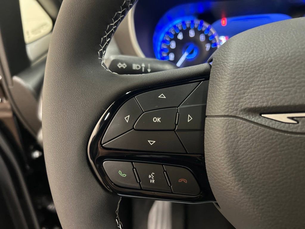 New 2027 Chrysler Pacifica Limited FWD image 23