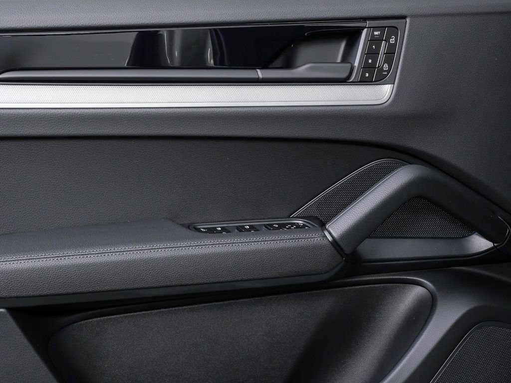 New 2026 Porsche Cayenne image 6