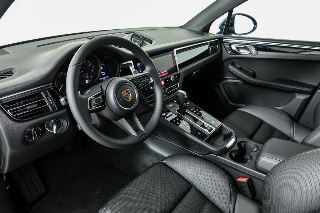 Used 2026 Porsche Macan AWD/4WD image 4