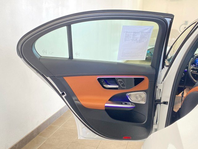 Used 2025 Mercedes-Benz C 300 4MATIC Sedan image 9