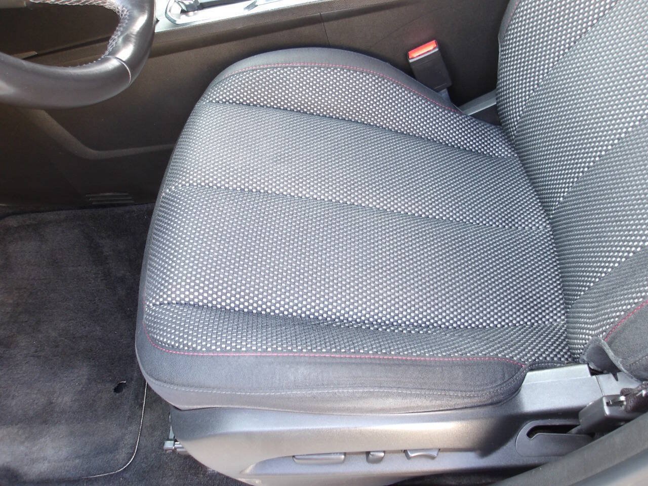 Used 2015 Chevrolet Equinox LT w/ Driver Convenience Package FWD image 19