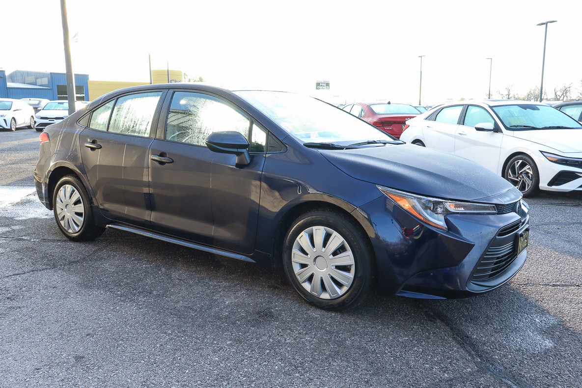 Used 2024 Toyota Corolla LE image 3