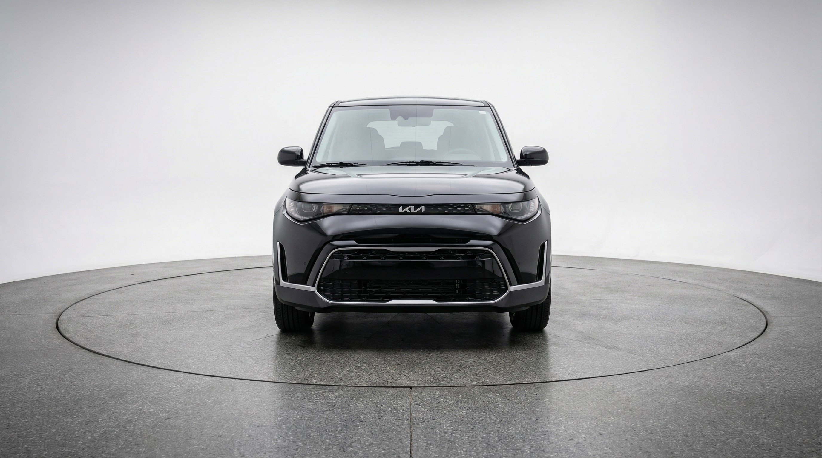 Used 2025 Kia Soul LX w/ LX Technology Package FWD image 2