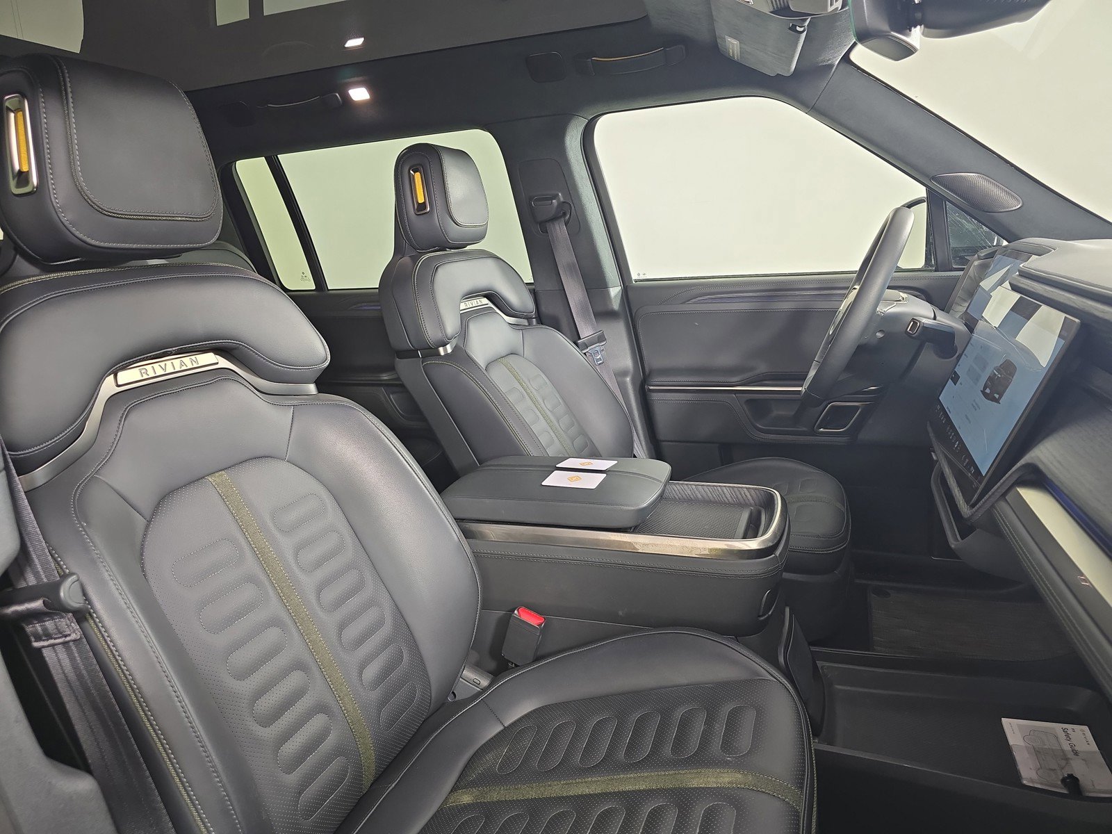 Used 2024 Rivian R1S Adventure image 24