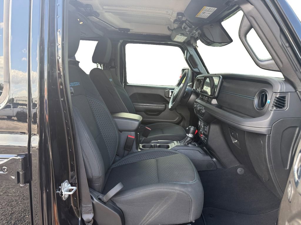 Used 2025 Jeep Wrangler Unlimited Rubicon 4xe w/ Safety Group image 15