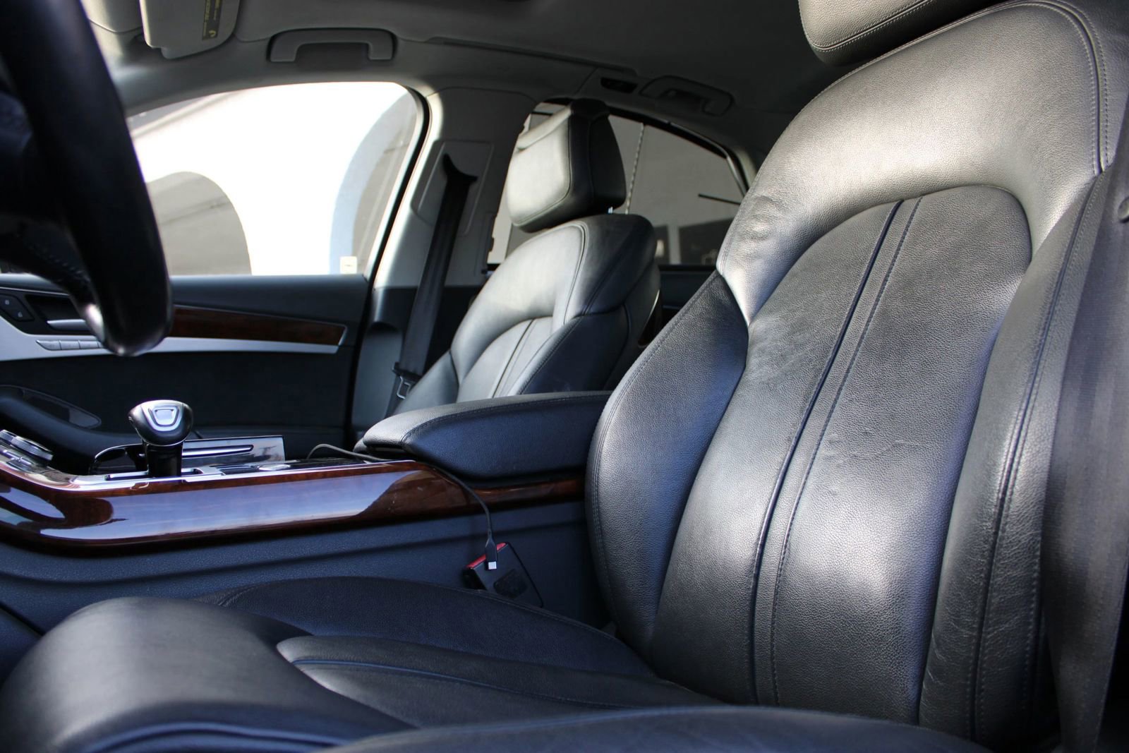 Used 2013 Audi A8 3.0T w/ Driver Assistance Pkg image 29