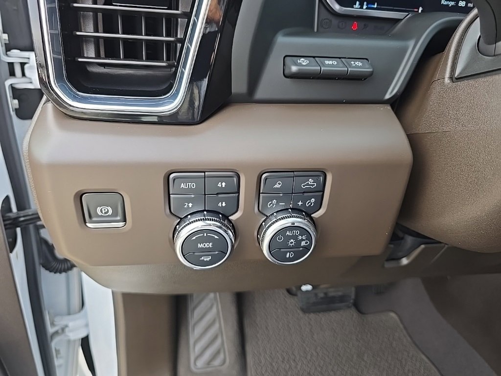Used 2025 GMC Sierra 3500 Denali w/ Denali Reserve Package image 23