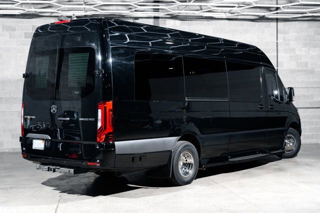 Used 2021 Mercedes-Benz Sprinter 3500 image 3