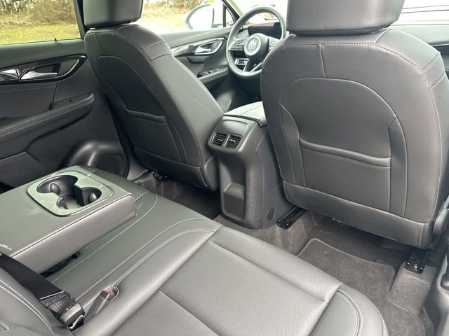 Used 2025 Buick Envision Preferred image 40