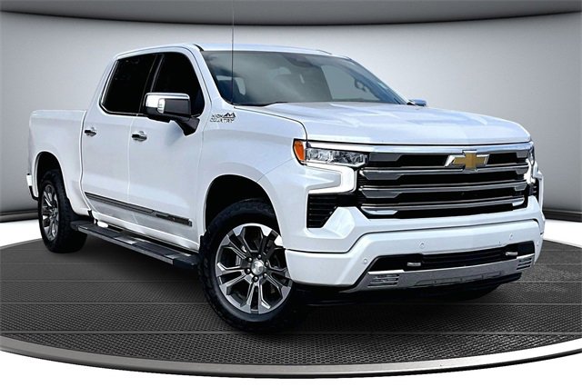 Used 2022 Chevrolet Silverado 1500 High Country w/ Z71 Off-Road Package image 3
