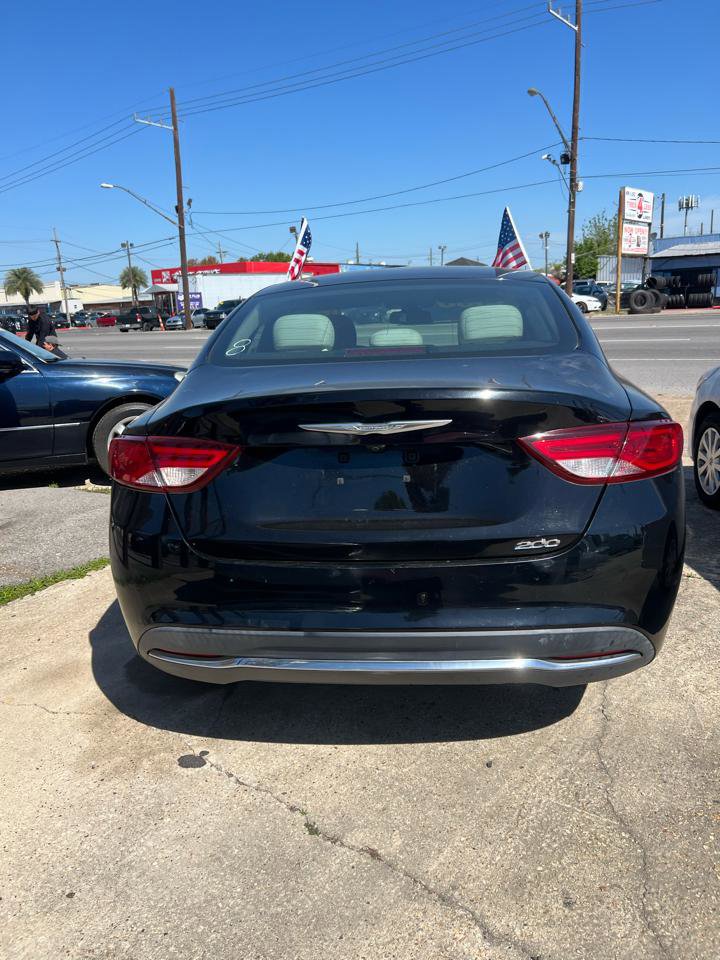 Used 2016 Chrysler 200 Limited image 3