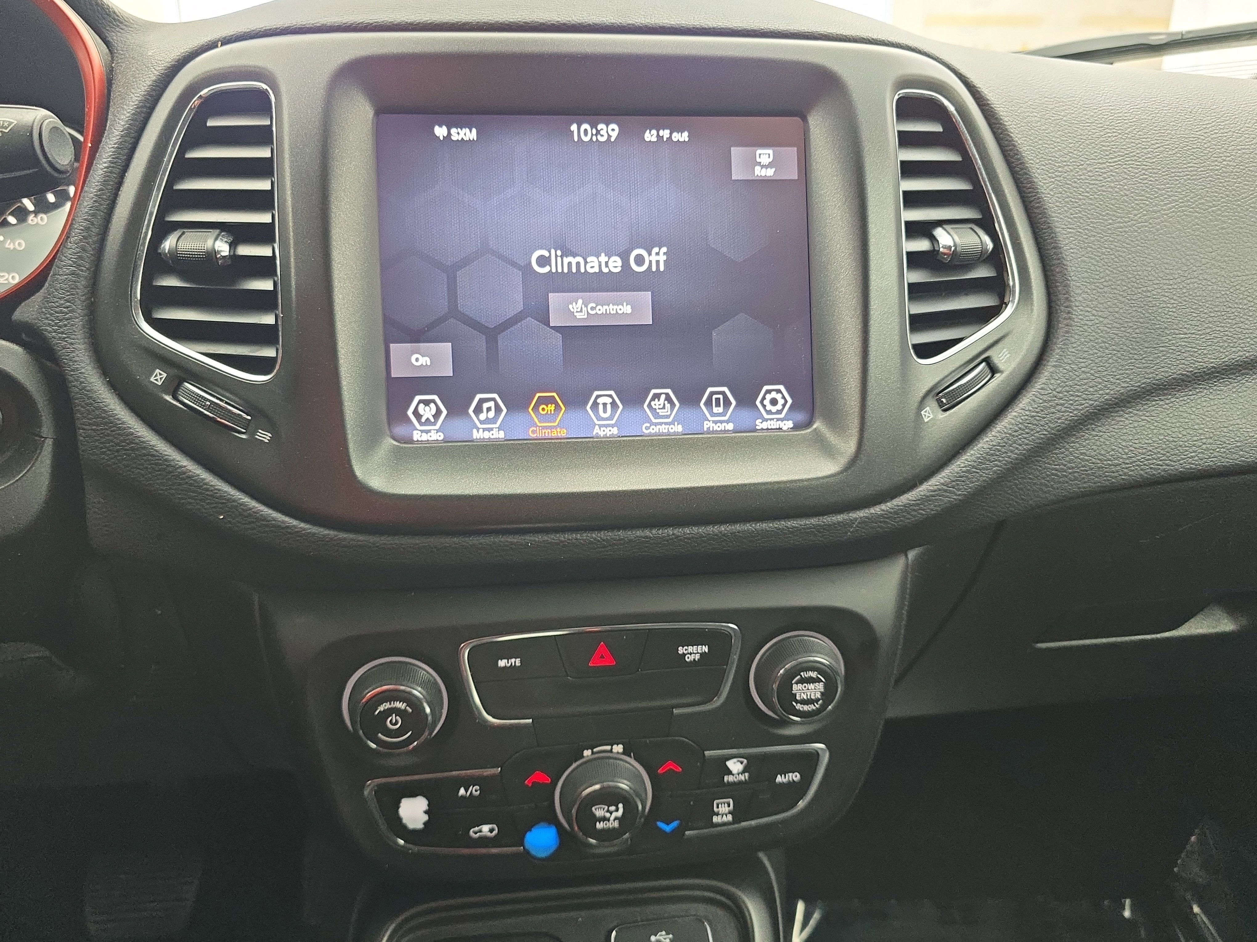 Used 2018 Jeep Compass Trailhawk w/ Cold Weather Group image 19