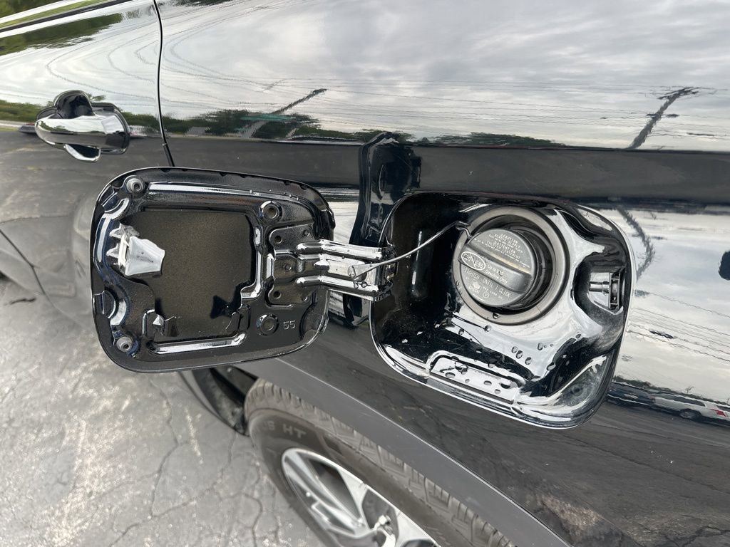 Used 2023 Toyota Highlander XLE image 45