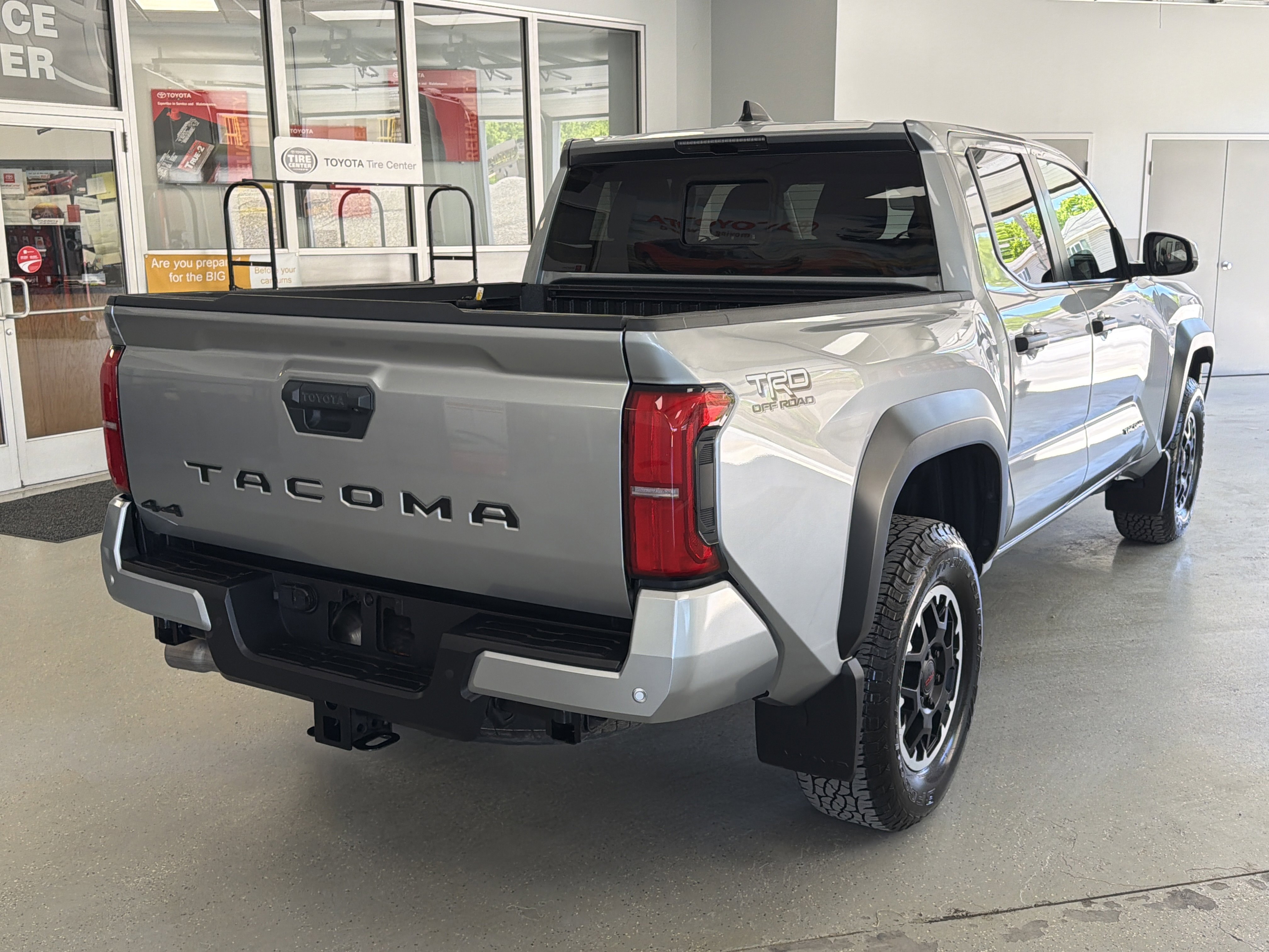 Used 2024 Toyota Tacoma 4x4 Double Cab image 3