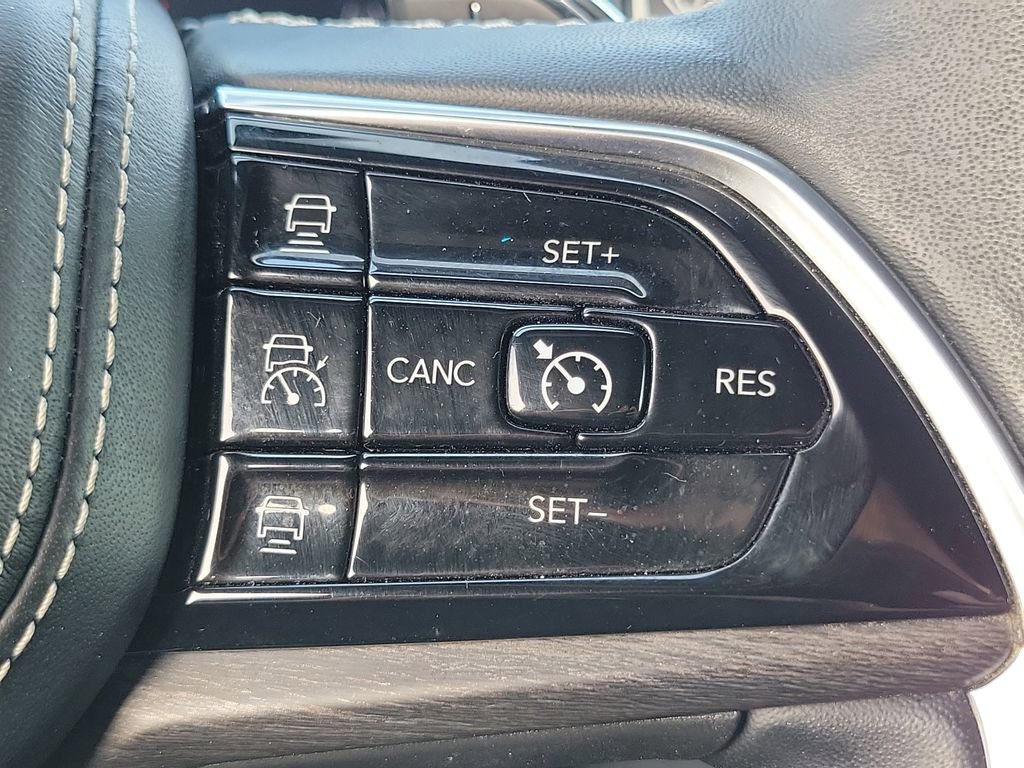 Used 2022 Jeep Grand Cherokee L Overland w/ Luxury Tech Group IV AWD/4WD image 10