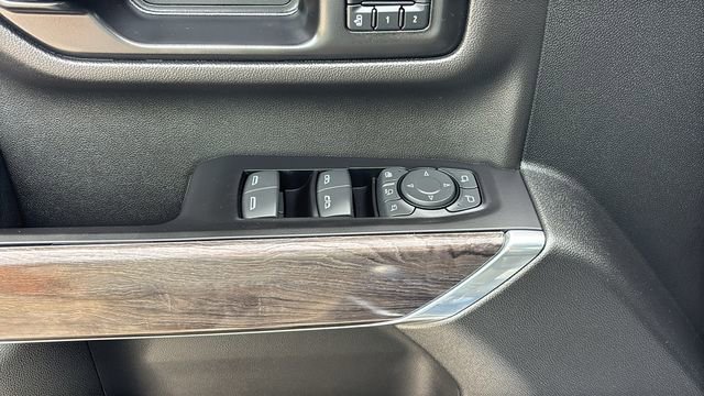 Used 2022 Chevrolet Silverado 2500 LTZ w/ LTZ Plus Package AWD/4WD image 10