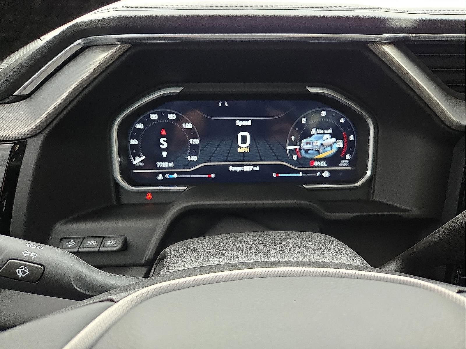 Used 2024 GMC Sierra 3500 Denali w/ Technology Package image 23