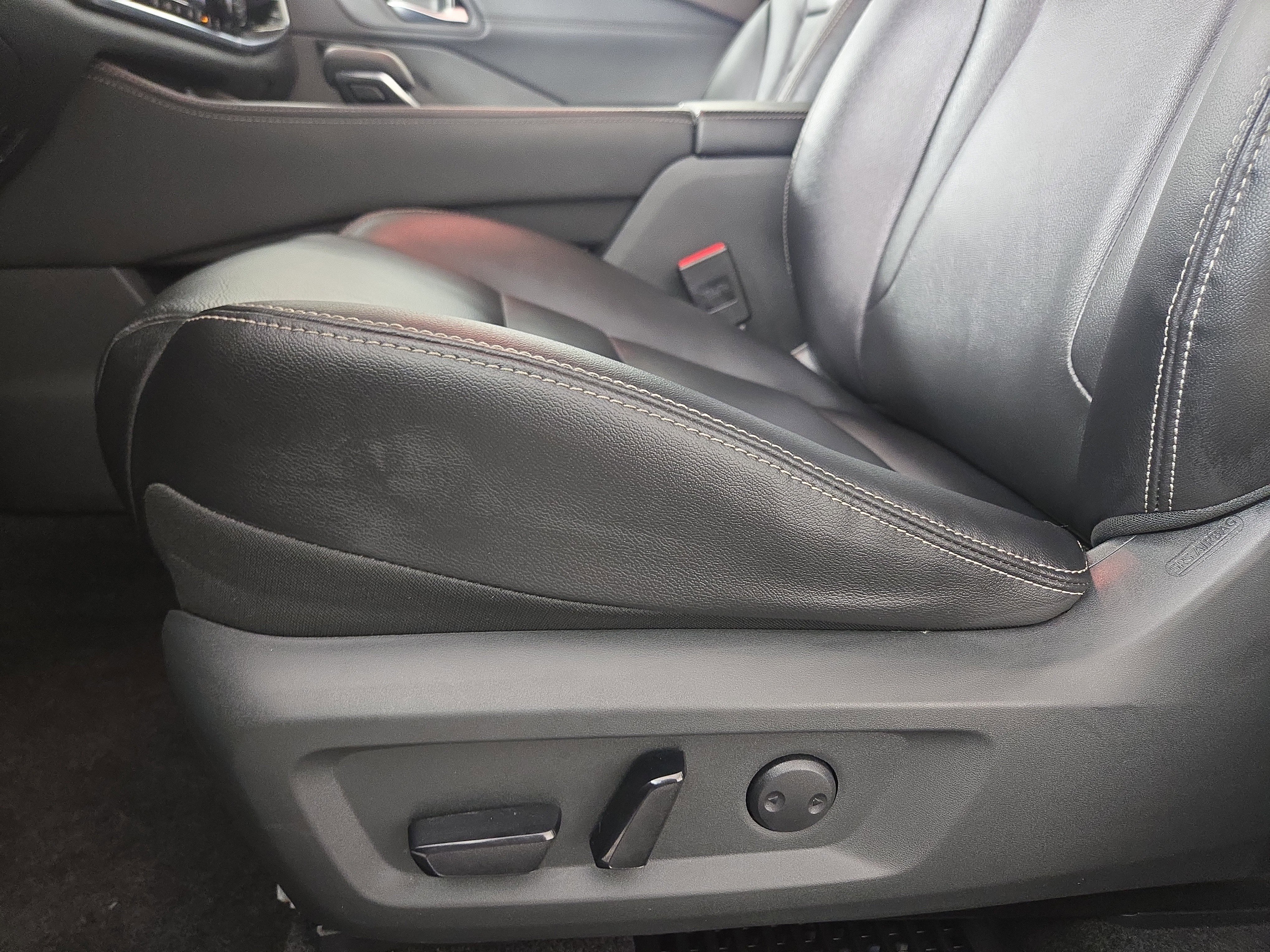 Used 2023 Nissan Rogue SL image 30