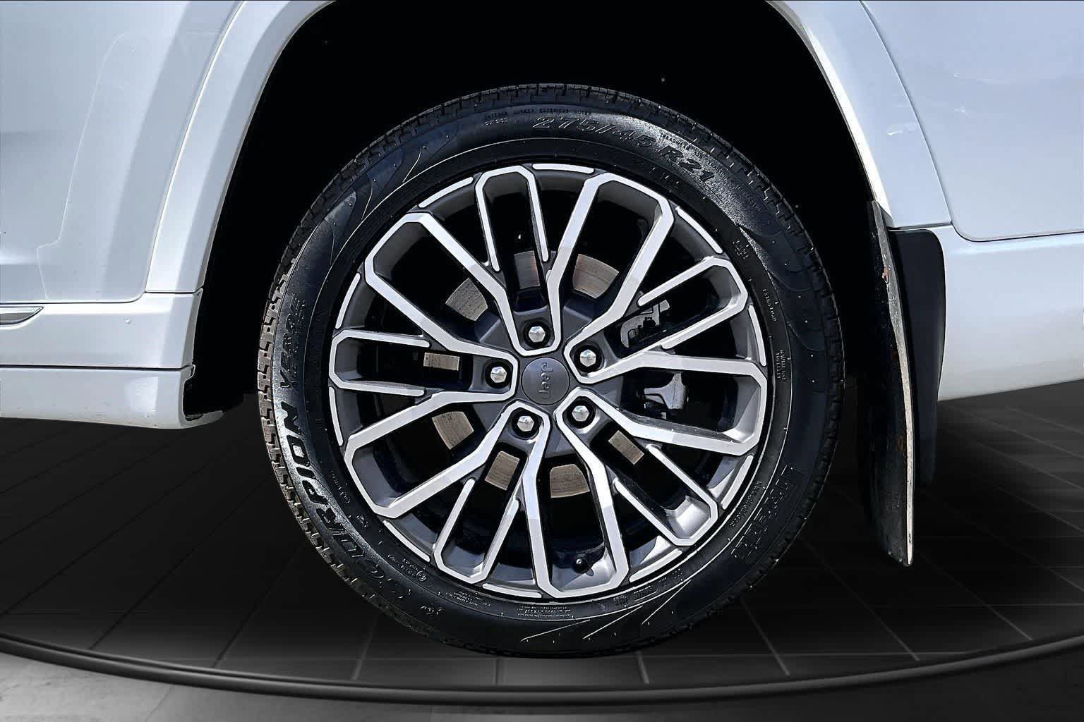 Used 2024 Jeep Grand Cherokee L Summit AWD/4WD image 35