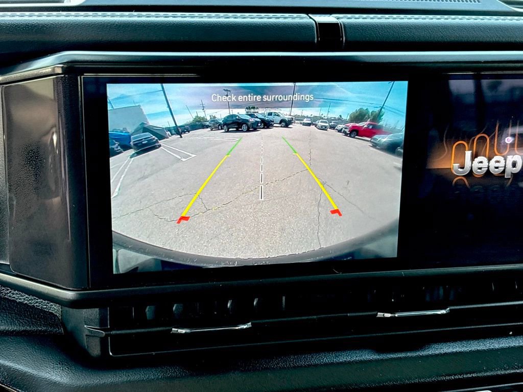 Used 2025 Jeep Wrangler Unlimited Sahara w/ Safety Group image 19