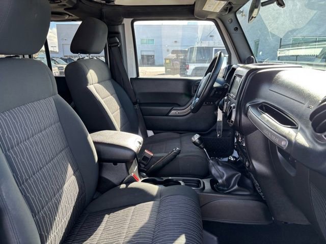 Used 2012 Jeep Wrangler Unlimited Sport image 27
