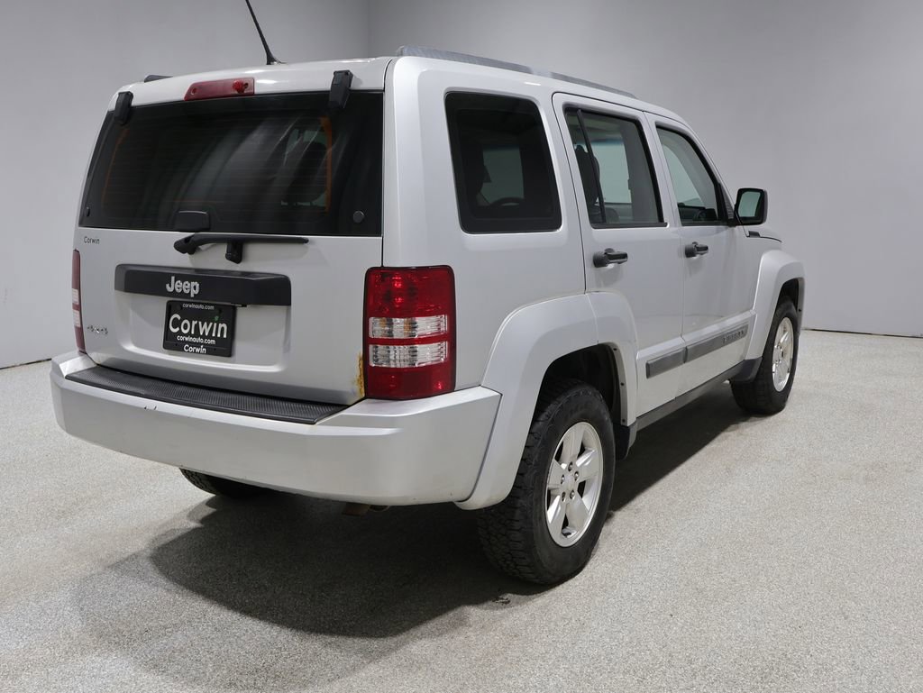 Used 2011 Jeep Liberty Sport AWD/4WD image 2