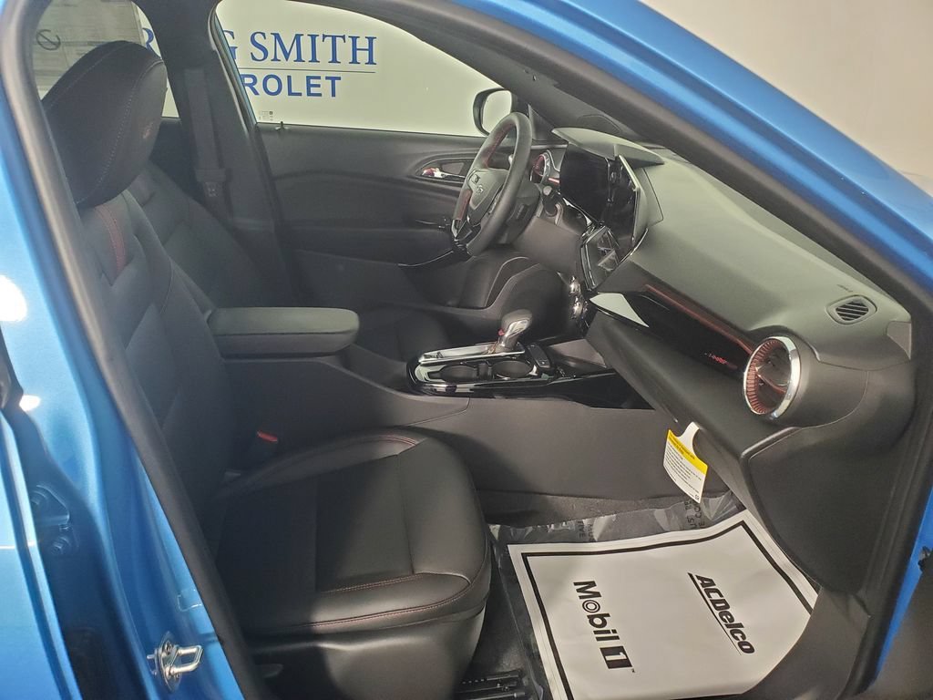 New 2026 Chevrolet Trax RS w/ Sunroof Package FWD image 14